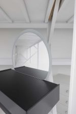 Tocador negro con vitrina - Imagen 4