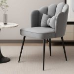 Silla con patas negras