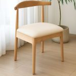 Silla de Madera con Asiento Acolchado