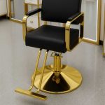Silla de Barbería con Base Hidráulica Dorada